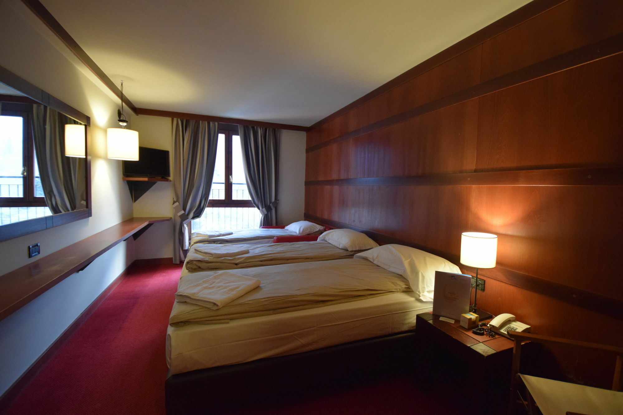 Hotel Piandineve ปัสโซเดลโตนาเล ภายนอก รูปภาพ